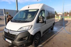 Zašvihané osolené auto do myčky