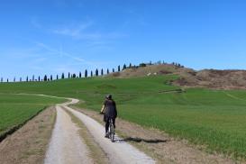 Jižní Toskánsko - jiný svět, slunce tričko, kola...