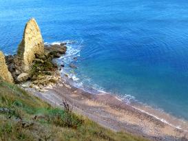 Pointe du Hoc mezi plážemi Utah a Omaha