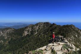 Monte Capanne. Naštěstí nejede lanovka, jsme tu sami